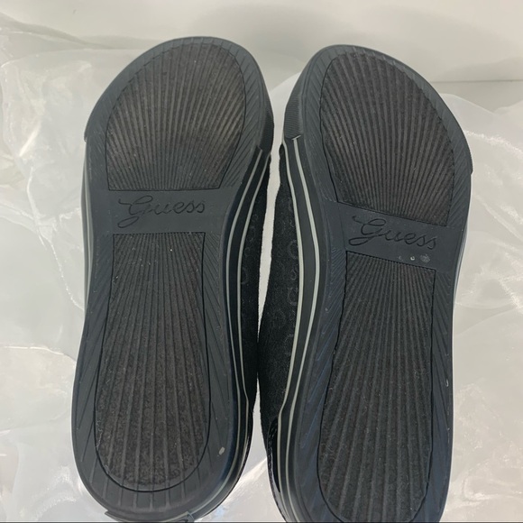 Guess Black Monogram zipper an d Leather Accent Flat Shoe! Size 10M - Picture 5 of 10